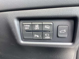 スイッチ類がまとめてあります。i-stopはOFFにもできます。