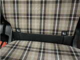 ◆ISOFIX◆シートベルトいらずでチャイルドシートと固定金具を連結するだけでガッチリ固定できます。