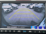 車庫入れ時に安心のバックカメラがついています。