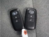 ◆スマートキー◆カギをバッグやポケットに入れたままでもドアロックの開閉ができる『スマートキー』付き!雨天や暗くなってもカギを取り出す必要がなくドアの開錠&エンジンも始動できます