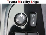 駐車時に便利なスマ-トキ-連動オ-ト格納式ドアミラーを装備しています。施錠すると自動的にドアミラーを格納する便利な機能です!