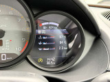 規定の保証期間終了後も、新車登録日から最長15年(または走行距離20万km以内)まで保証を延長できる「延長保証制度」をご用意し、末永く安心のポルシェライフをサポートいたします。