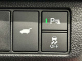 機能制御用のスイッチはステアリング右奥に集約されておりますので、運転の邪魔になりません!