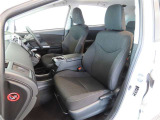 「中古車ハイブリッド保証」付き。ハイブリッド機構を無償で保証します。保証期間は、初度登録年月から10年目まで、またはロングラン保証が終わってから3年間。ただし累計走行距離が20万km以内です。