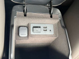 CarPlay対応USB差し込み口で充電しながらドライブ楽しめます♪