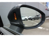 サイドアシスト装備車 ミラー内側のLEDにより死角による事故を軽減。