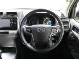 各操作スイッチなどもハンドルから手を放すことなく操作可能で安全運転に支援いたします!