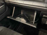 専門業者にて内外装のクリーニングを実施しております!
