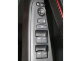 運転席のスイッチ類です。