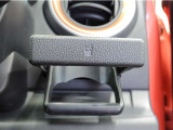 運転席ドリンクホルダーで室内スッキリ♪