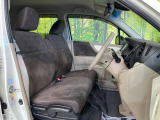 運転席シート廻りは使用感も少なく、良好な状態となっています。丁寧に使われていたことがよくわかりますね。