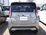 リヤカメラと障害物センサーがあるのでバック駐車も安心♪