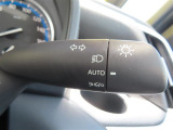 AUTOの位置にセットしておくと、暗くなったら自動でライトの点灯をサポートしてくれます!高速道路でのトンネル通過時など便利です!