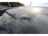 レーザーレーダーと前方カメラの2つのセンサーで各運転支援装置の作動に必要情報を認識しています。