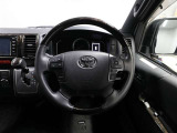 各操作スイッチなどもハンドルから手を放すことなく操作可能で安全運転に支援いたします!
