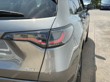 特徴的なデザインで後方からの確認しやすいLEDリアコンビネーションランプ