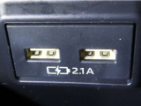 充電用USB端子を装備しております。