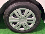 おしゃれは足元から♪純正フルホイールキャップ ☆安心のフロントベンチレーティドディスクブレーキ。