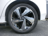 タイヤサイズは205/50R17