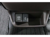 スマートフォンなどの音楽再生が可能なUSB接続ジャック装備車両です♪♪♪
