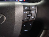 ハンドルから手を放さずに操作出来ますので、安全運転にもつながりますね
