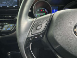 ステアリングスイッチ装備!運転しながら手元でオーディオの操作などができます。