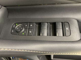 パワーウインドウスイッチ、いたずら防止・挟みこみ防止に、ウインドウロックスイッチを使用ください。便利な電動可倒式ミラースイッチ、集中ドアロックスイッチ