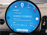 MINIのメーターパネルは円をコンセプトにデザインされております。おしゃれで愛嬌のあるMINI独自のデザインに惹かれる方は数多くいらっしゃいます。