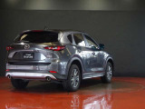 【CX-5】上質感と精悍さを兼ね備え、ワイド感を強調した意匠。オールラウンドな機能美と品格、洗練されたデザイン。