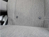 ◆ISOFIX◆シートベルトいらずでチャイルドシートと固定金具を連結するだけでガッチリ固定できます。