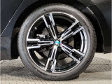 中古車のため、若干の小傷等がついてしまったホイールも御座います。修理も可能で御座いますので、気になる方はお気軽にお申し付けくださいませ。