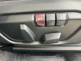 運転席はシートメモリー機能付!