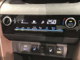 ★オートエアコン★お好みの温度に設定すれば、自動でその温度に調整してくれ、温度を維持してくれます。快適なドライブをするための重要な条件です。