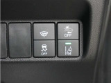 ホンダセンシングが装備されています。アダプティブレーダークルーズやレーンキープアシスト、車線逸脱防止機能なども備えていて、ロングドライブも快適で安全にお楽しみいただけます。