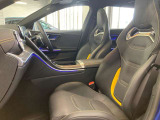 <メルセデスの認定中古車「サーティファイドカー」には、最大100項目にも及ぶ点検・整備項目が設定されています>