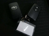 スマートキー。ドアの開錠施錠はドアノブに触れるだけ。センサーが感知して開錠施錠をしてくれます。