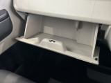 専門業者にて内外装のクリーニングを実施しております!