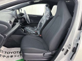 どなたでも乗りやすいカラーです。ご家族の共有車としてもいいですね。