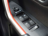 パワーウインドウを装備しております!後席ウインドゥの閉め忘れも運転席で解決できます♪