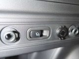 リヤシートバックはカーゴルームからワンタッチで可倒することができ、とても便利です。