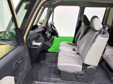 運転席ロングスライドシ-ト運転席はシ-トバックのスイッチとレバ-を操作すると、世界初♪最大540mmのスライドが可能になります!降車することなく座ったまま後席の荷物などを取ることもできますよ♪
