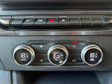 オートエアコン機能付きです。また、運転席と助手席の方との温度を別けることができます