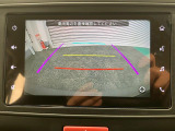 【バックモニター】ガイドライン表示機能付きバックカメラ装着車です。バックでの駐車時など後方の安全確認ができて安心安全です♪