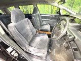 運転席シート廻りは使用感も少なく、良好な状態となっています。前オーナー様が丁寧に使っていたことがよくわかりますね。