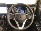 ハンドルは車を運転する上で、ずっと握っている重要なパーツです。手にフィットする物がいいですよね♪