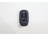 スマートキーはカバンの中やポケットに携帯するだけでドアロックの開閉・エンジンスタートが可能です!