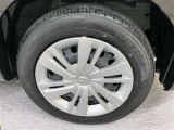 ホイルカバー付きです。タイヤサイズ165/65R14