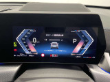 スタイリッシュなデザインのメーターパネルです。速度のみならず、燃料の残量、走行距離など多機能でとっても見やすいパネルになっております。
