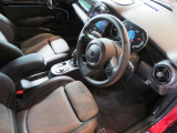 オットマン付きなので、長時間運転でも疲れにくいです♪