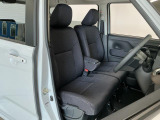 【運転席・助手席】内装ルームクリーニング済みです。しっかり綺麗にしていますので、是非、お確かめください。車に自信があるからこそ、是非一度ご来店頂き内外装も見てもらえると幸いです。